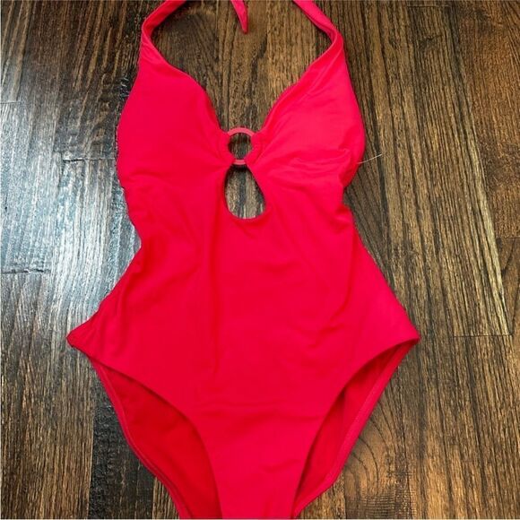 Sea Level Keyhole Halter One-Piece Swimsuit - Picture 6 of 10